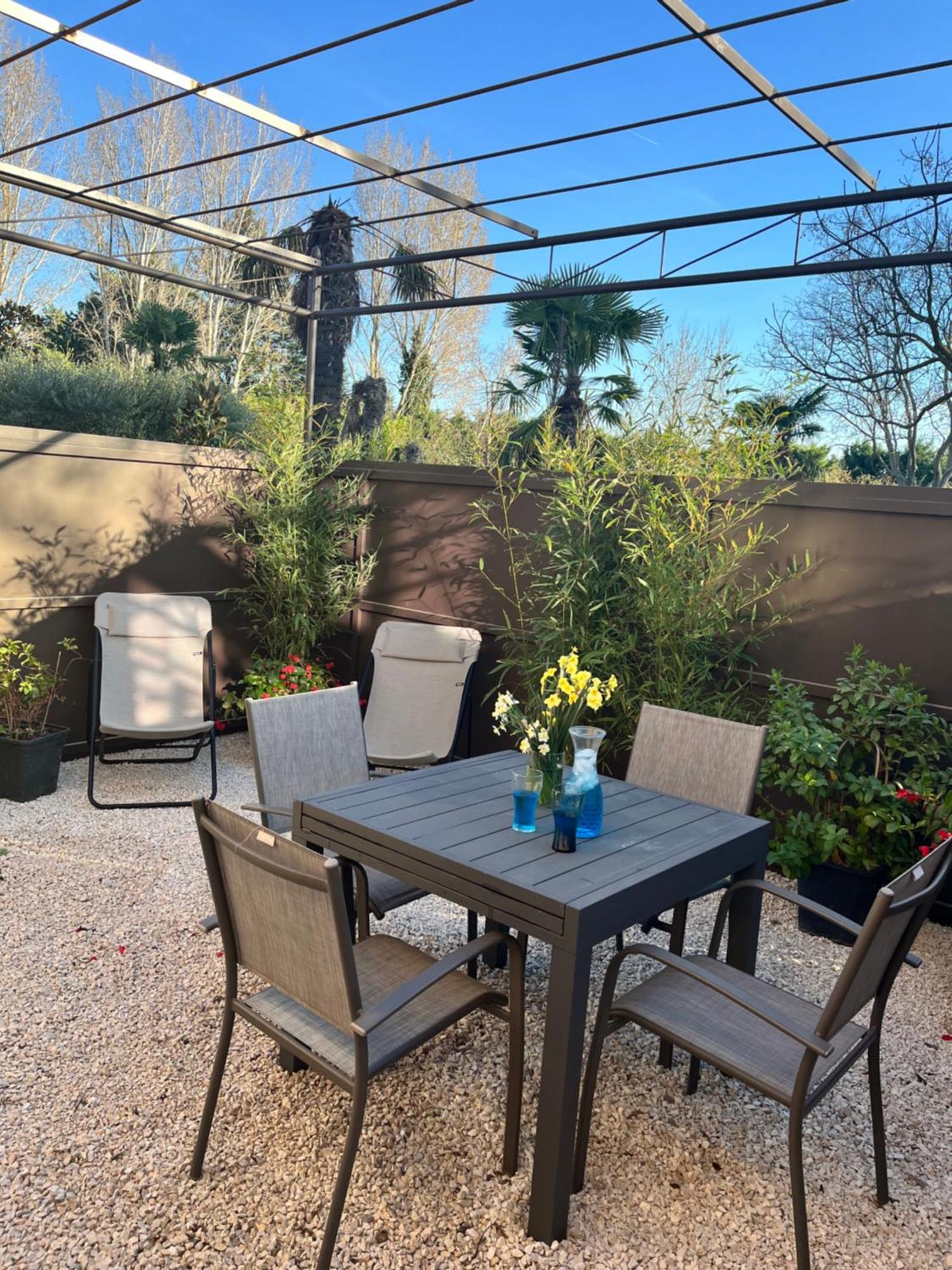 Appartement La Provence Avec Piscine Privative En Campagne à Pernes-les-Fontaines Extérieur photo